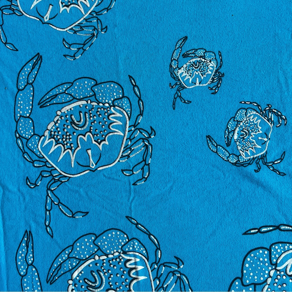 Magnolia Blue Crabs Graphic Top
